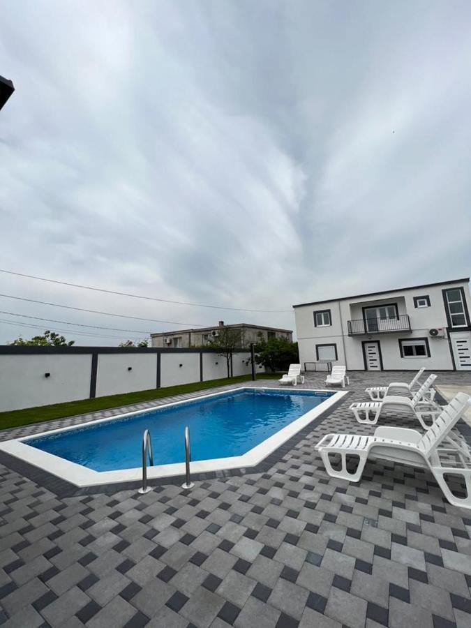 מוסטר Villa Sara מראה חיצוני תמונה