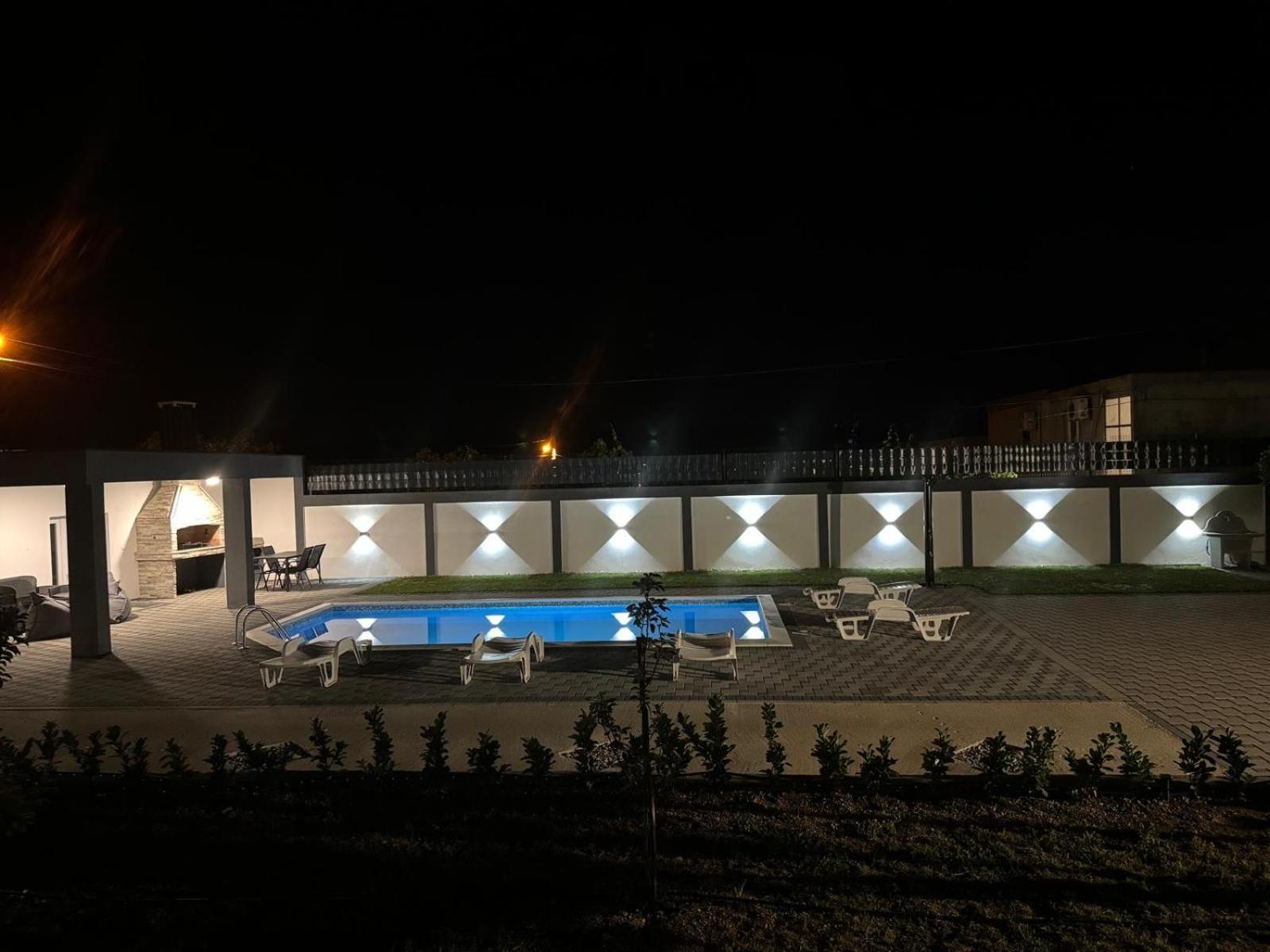מוסטר Villa Sara מראה חיצוני תמונה