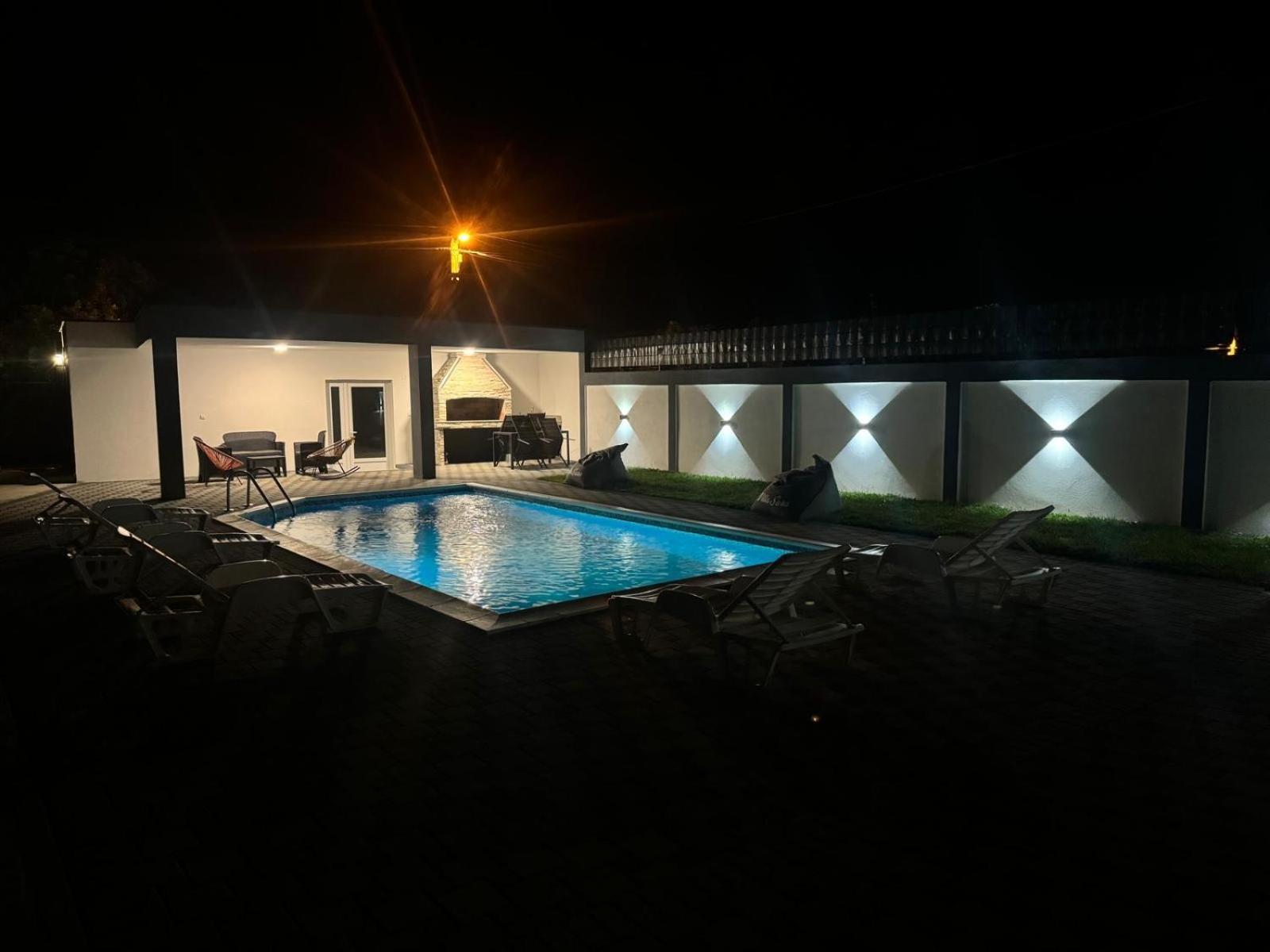 מוסטר Villa Sara מראה חיצוני תמונה